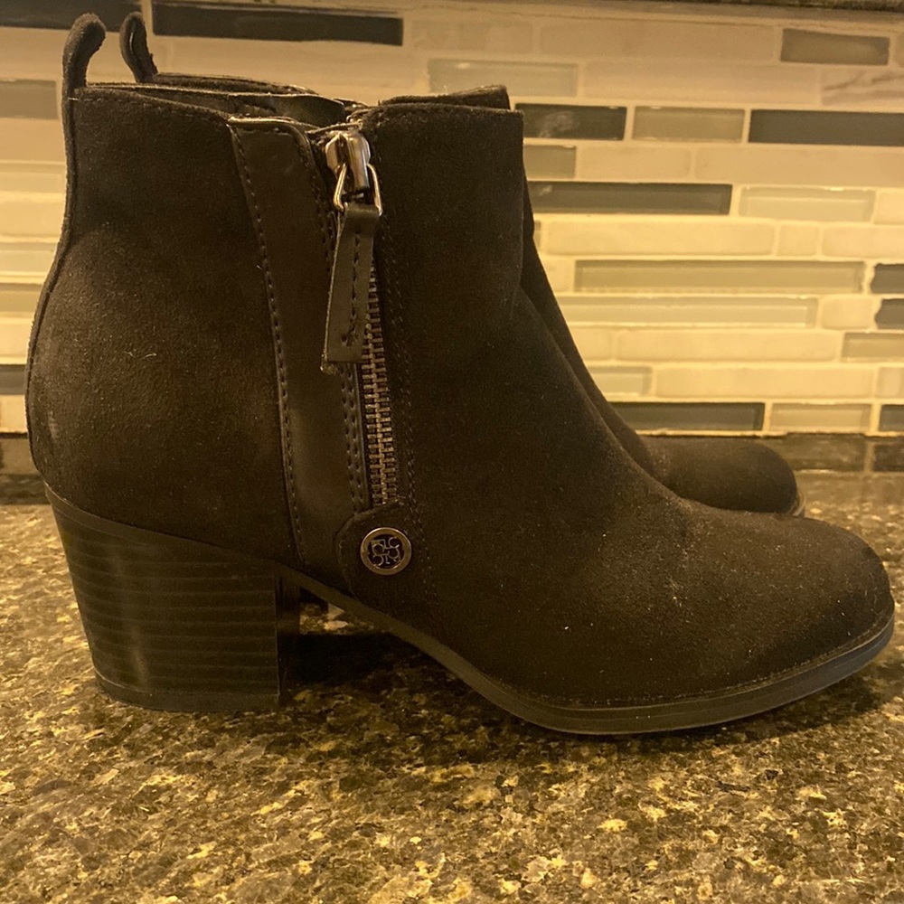 Liz claiborne black ankle booties size 6 1/2